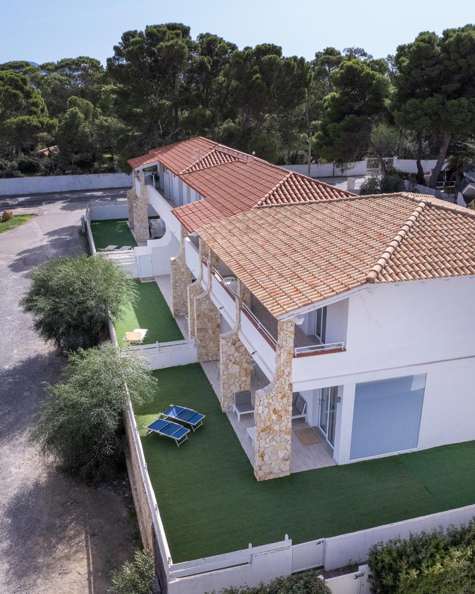 Case Vacanze "Bianco Mare" Porto Pino Exterior foto